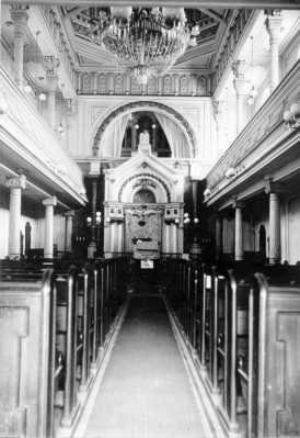 Interiér synagogy  - 
